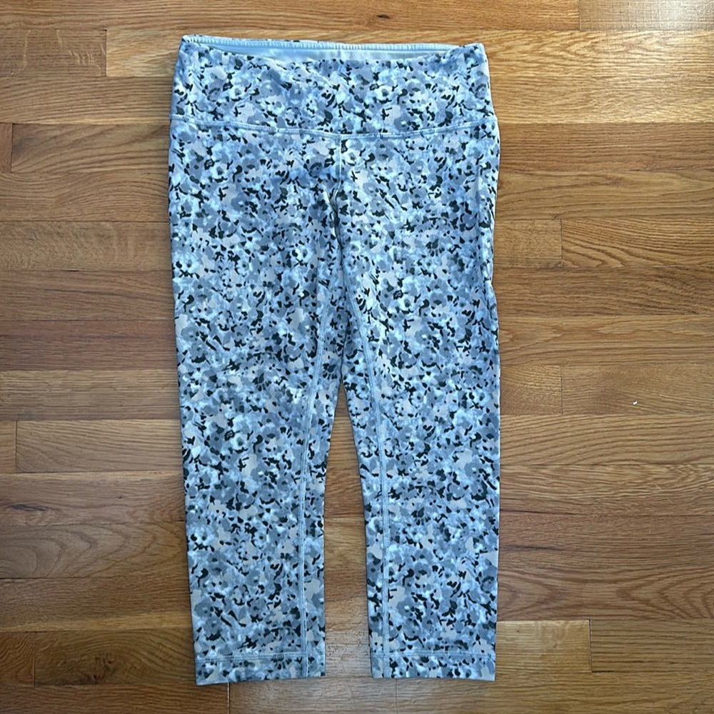Lululemon Wunder Under Grey Pebble Cropped Leggings Size 8 - Picture 3 of 10